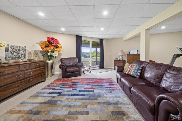2726 Gardner Rd, Pompey, NY 13063