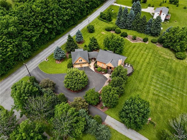 2726 Gardner Rd, Pompey, NY 13063