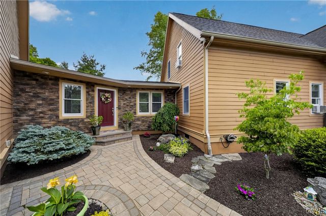 2726 Gardner Rd, Pompey, NY 13063