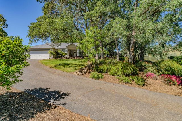 8866 Siegel St, Valley Springs, CA 95252