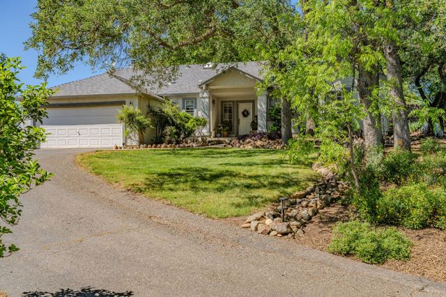 8866 Siegel St, Valley Springs, CA 95252