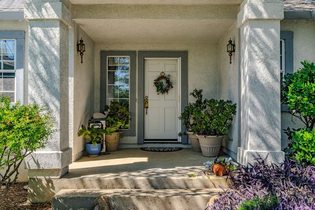 8866 Siegel St, Valley Springs, CA 95252