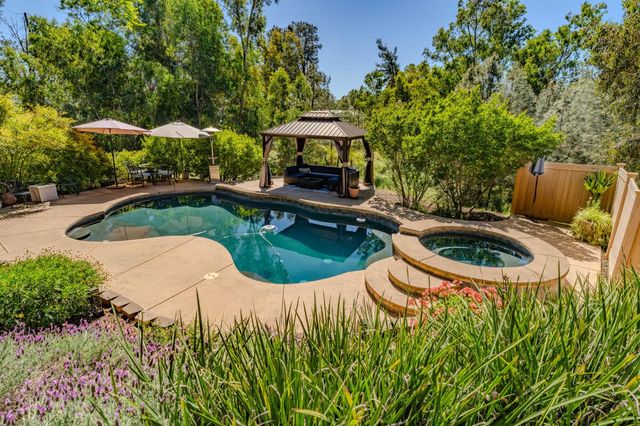 8866 Siegel St, Valley Springs, CA 95252