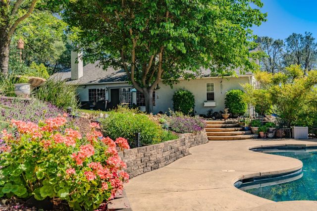 8866 Siegel St, Valley Springs, CA 95252