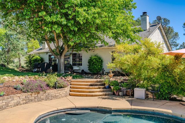 8866 Siegel St, Valley Springs, CA 95252