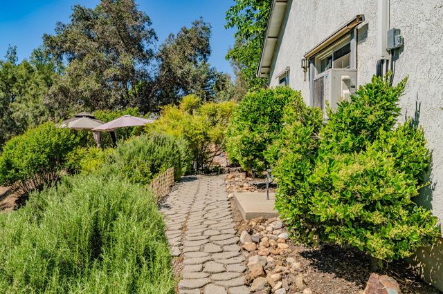 8866 Siegel St, Valley Springs, CA 95252