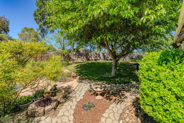8866 Siegel St, Valley Springs, CA 95252