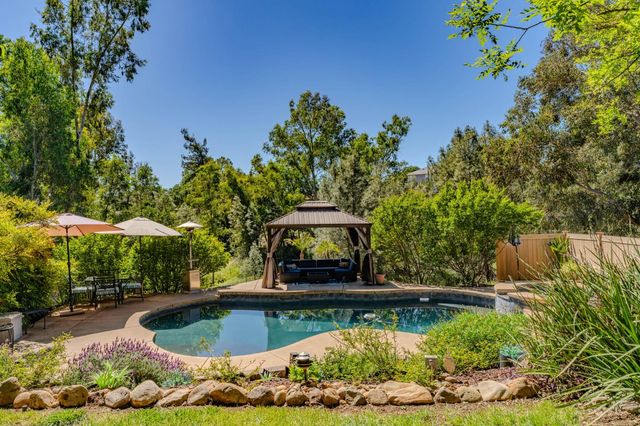 8866 Siegel St, Valley Springs, CA 95252
