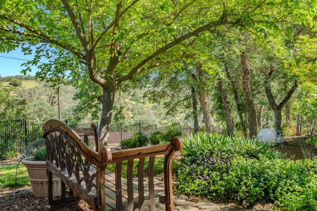 8866 Siegel St, Valley Springs, CA 95252