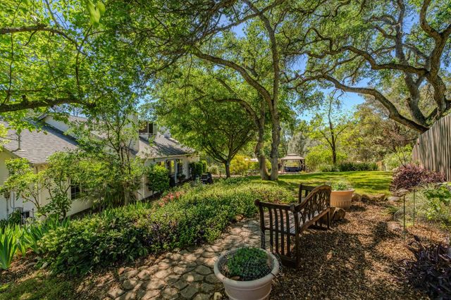 8866 Siegel St, Valley Springs, CA 95252