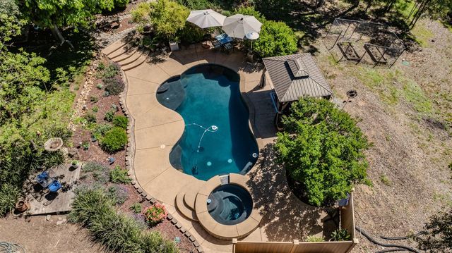 8866 Siegel St, Valley Springs, CA 95252