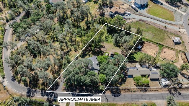 8866 Siegel St, Valley Springs, CA 95252