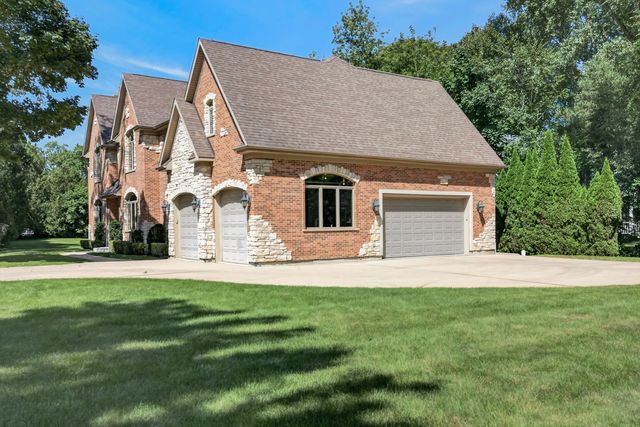 524 E Washington Avenue, Lake Bluff, IL 60044