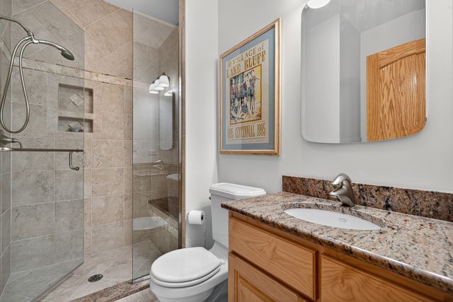 524 E Washington Avenue, Lake Bluff, IL 60044