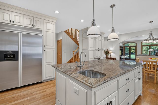 524 E Washington Avenue, Lake Bluff, IL 60044