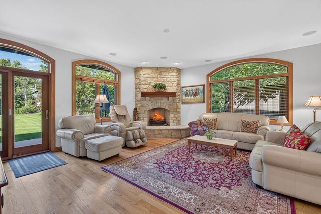 524 E Washington Avenue, Lake Bluff, IL 60044