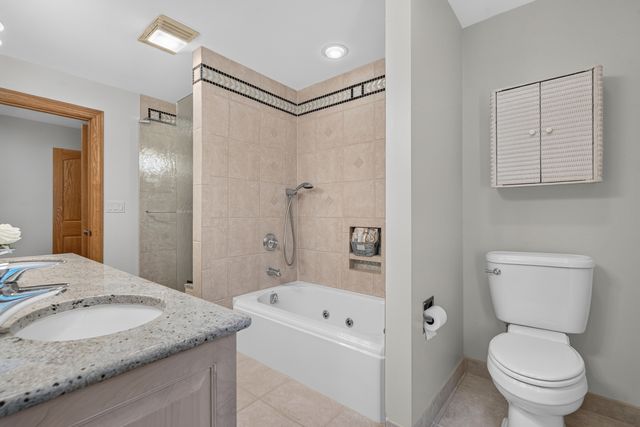 524 E Washington Avenue, Lake Bluff, IL 60044
