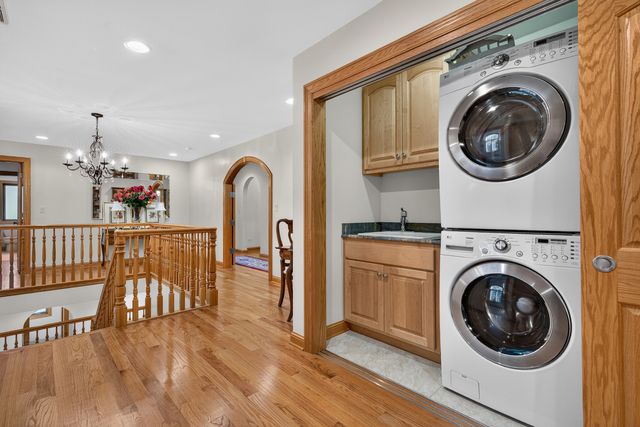 524 E Washington Avenue, Lake Bluff, IL 60044