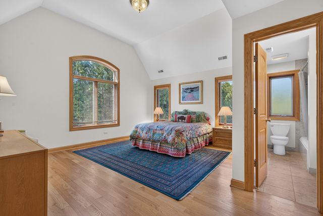 524 E Washington Avenue, Lake Bluff, IL 60044