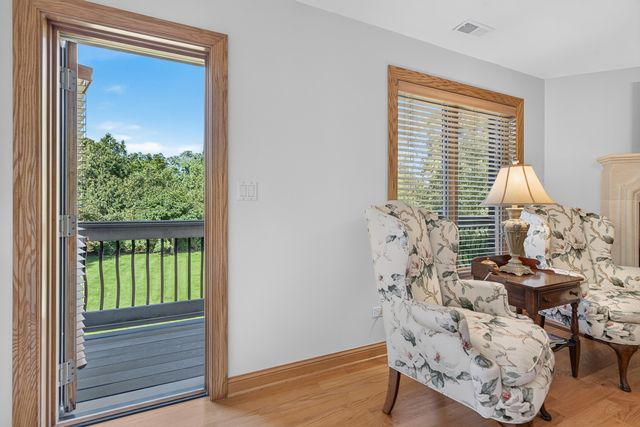 524 E Washington Avenue, Lake Bluff, IL 60044