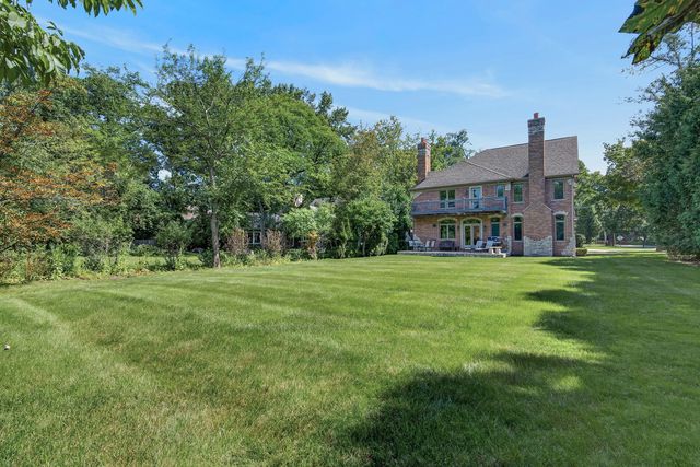 524 E Washington Avenue, Lake Bluff, IL 60044