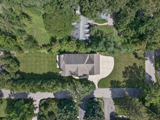 524 E Washington Avenue, Lake Bluff, IL 60044