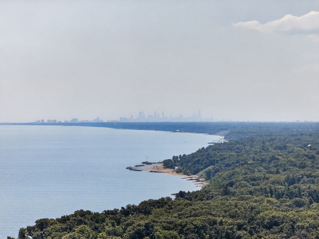 524 E Washington Avenue, Lake Bluff, IL 60044
