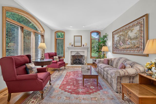 524 E Washington Avenue, Lake Bluff, IL 60044