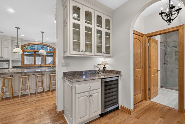 524 E Washington Avenue, Lake Bluff, IL 60044