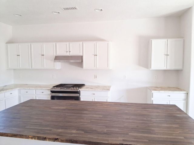 2900 Duerson Trail SW, Albuquerque, NM 87121