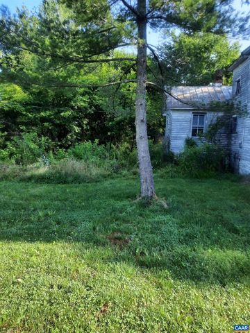 2744 MANSFIELD RD, Louisa, VA 23093