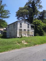 2744 MANSFIELD RD, Louisa, VA 23093