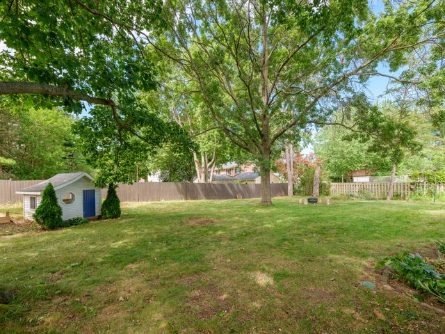 2222 Aberdeen Drive, Kalamazoo City, MI 49008
