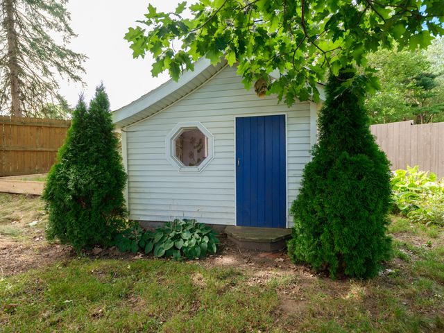 2222 Aberdeen Drive, Kalamazoo City, MI 49008