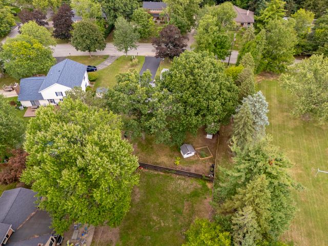 2222 Aberdeen Drive, Kalamazoo City, MI 49008