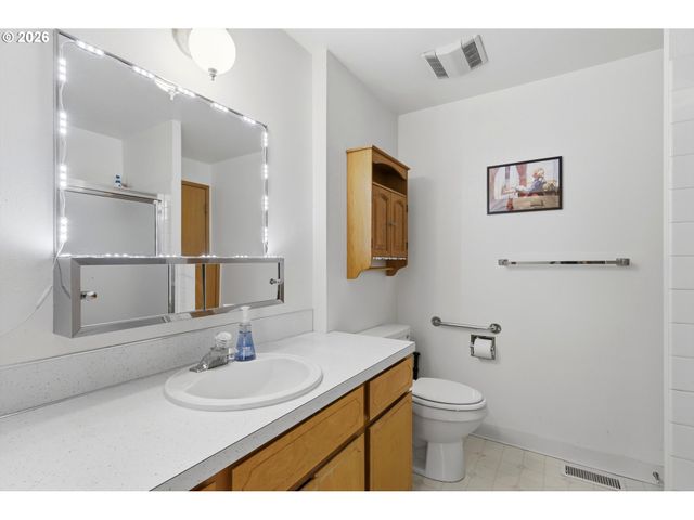 2114 Se 148TH Pl, Portland, OR 97233