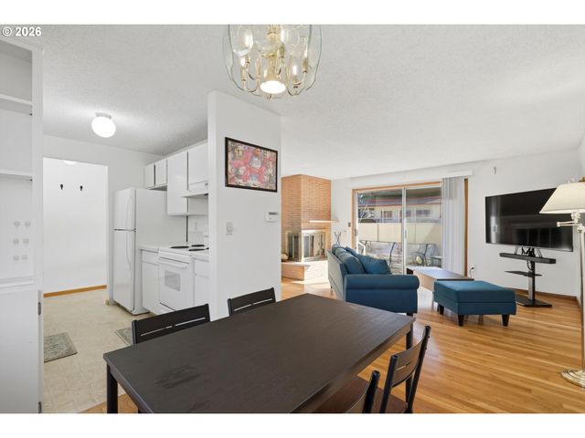 2114 Se 148TH Pl, Portland, OR 97233