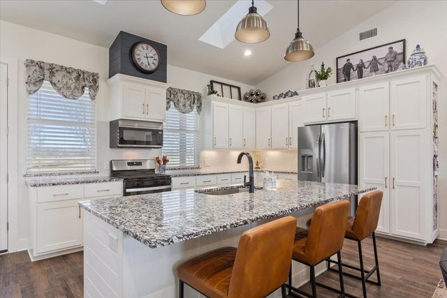 1652 Mount Moriah Road, Riesel, TX 76682