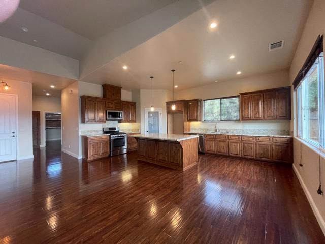 1360 Santa Ana Road, Hollister, CA 95023