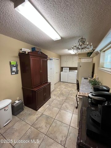 5001 14th Street, Lubbock, TX 79416