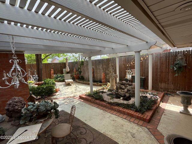 5001 14th Street, Lubbock, TX 79416