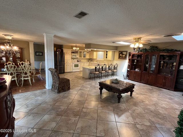 5001 14th Street, Lubbock, TX 79416