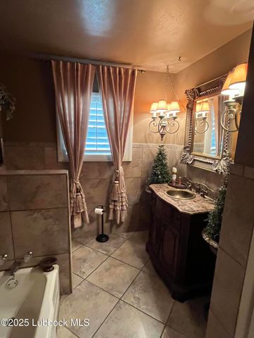 5001 14th Street, Lubbock, TX 79416