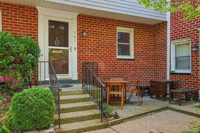 161 Charter Circle 161, Ossining, NY 10562