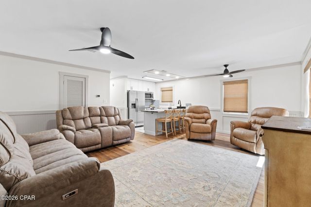 7813 N Lagoon Drive 5D, Panama City, FL 32408