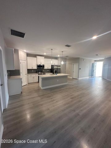 893 Altura Avenue SE, Palm Bay, FL 32909