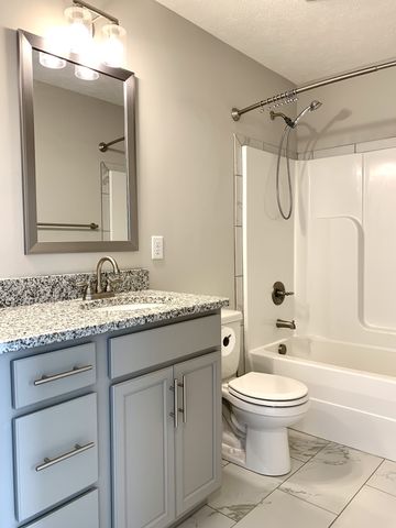 1247 Highgrove Ln, Clarksville, TN 37043