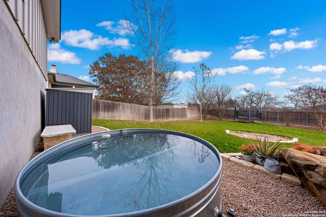 138 W Holly Hill Dr, Ingram, TX 78025