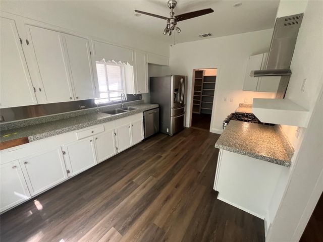 115 Hickman ST, Liberty Hill, TX 78642