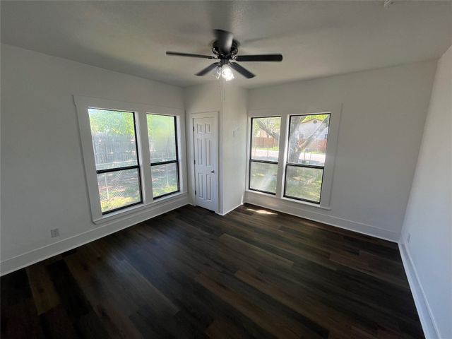 115 Hickman ST, Liberty Hill, TX 78642